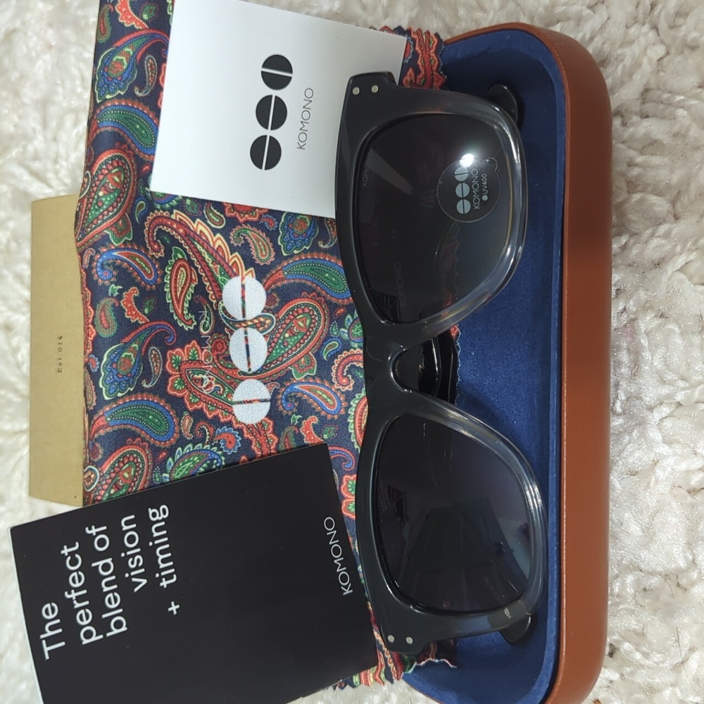 NWOT Komono "The Allen" sunglasses
